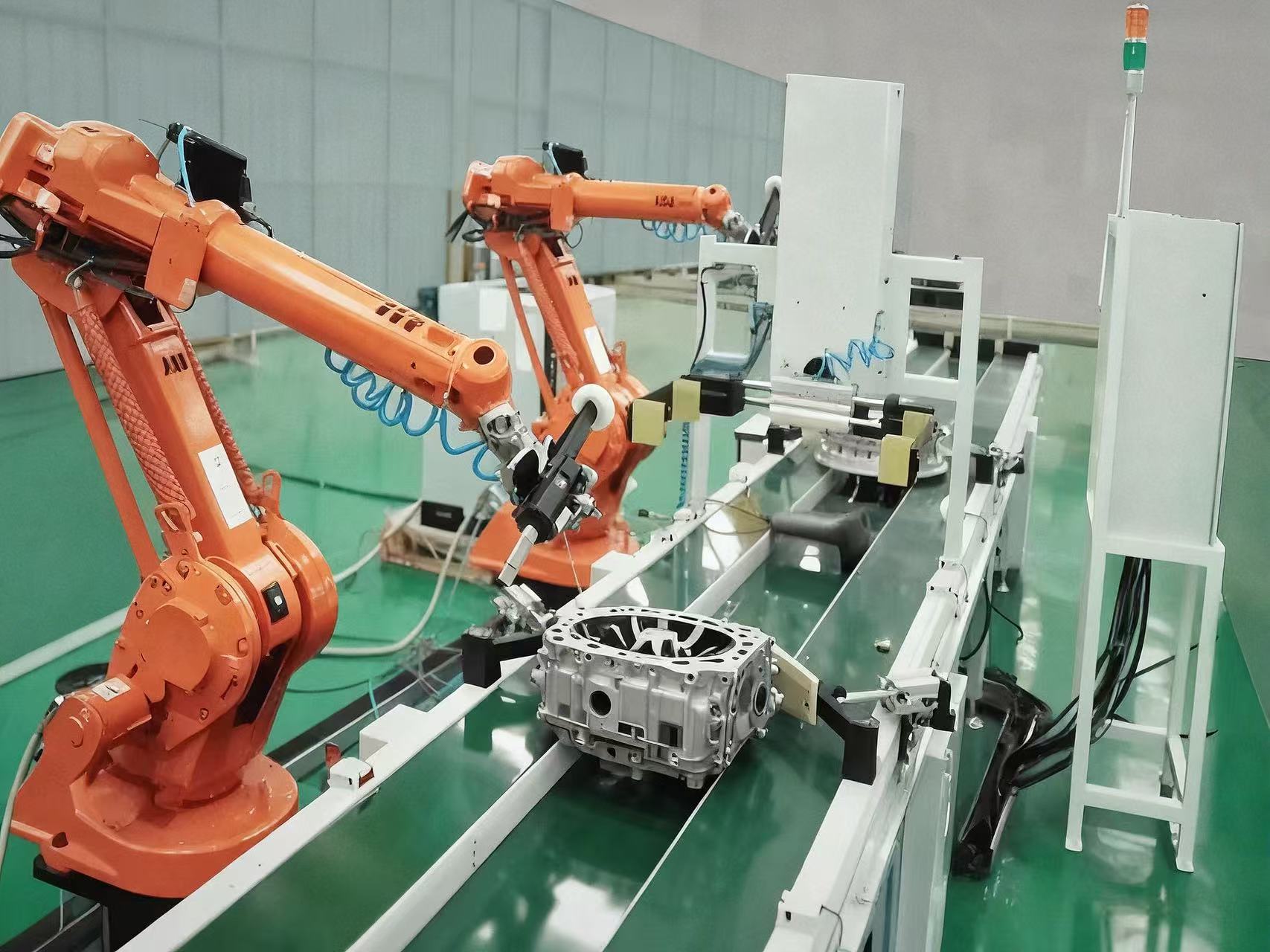 浙江新控铸件打磨机器人实战应用解析：汽车零部件打磨实践